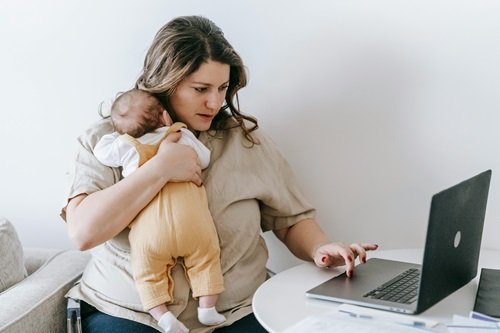Low-Maintenance Moms